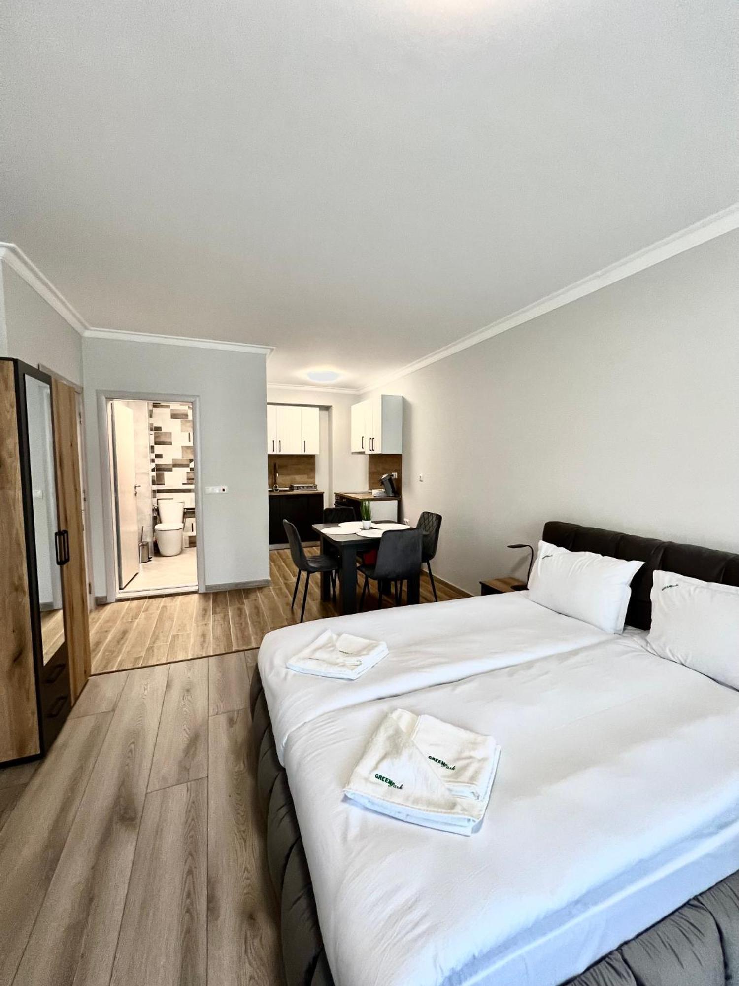 Green Park Apartments And Rooms For Guests Asenovgrad Extérieur photo